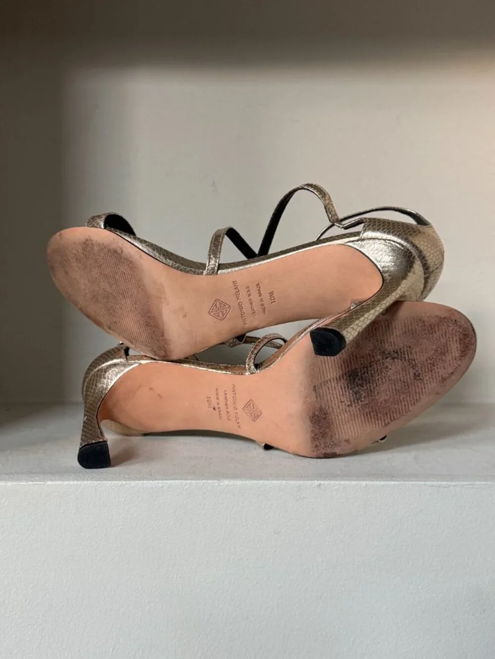 Gorgeous Antonio Melani metallic champagne-gold strappy heels in women’s size 10